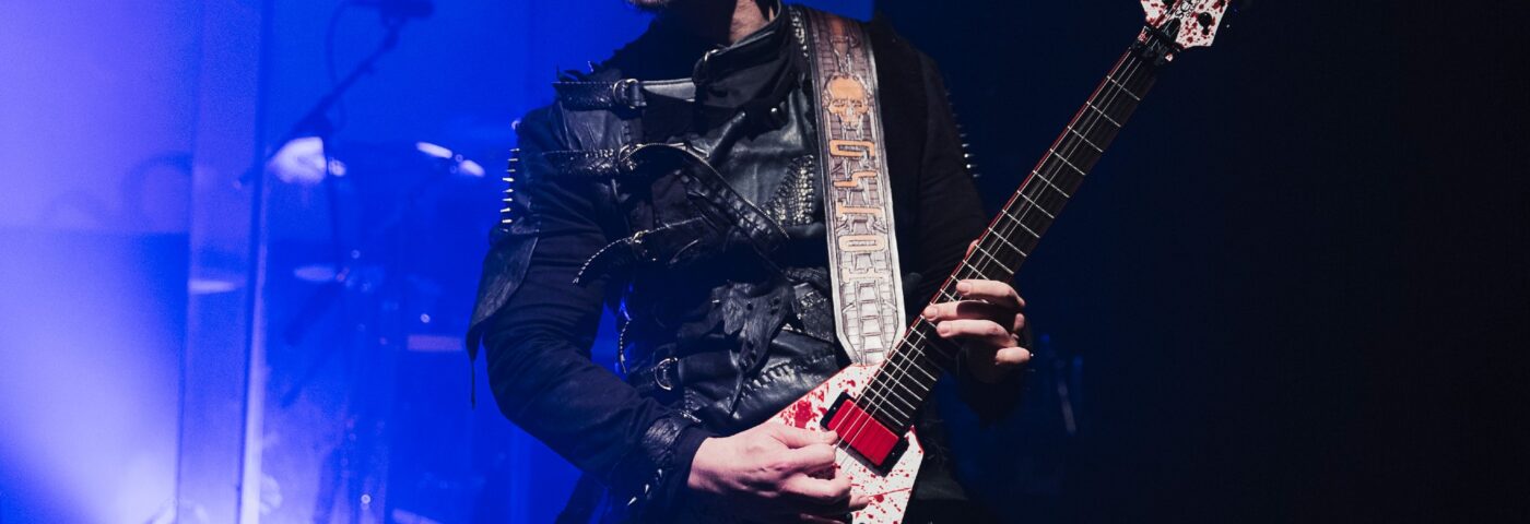 Cradle of Filth Fire Guitariste un jour après que sa femme quitte le groupe