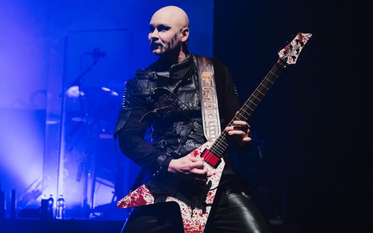 Cradle of Filth Fire Guitariste un jour après que sa femme quitte le groupe
