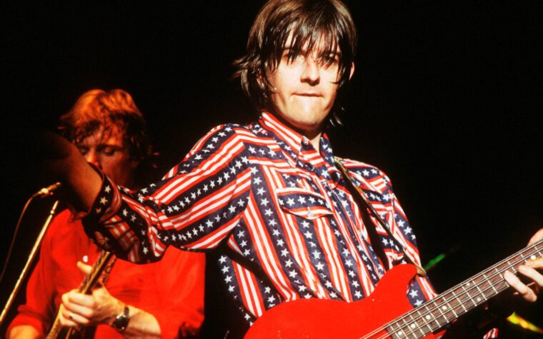 Dave Edmunds à l'hôpital après un "arrêt cardiaque majeur" avec "des lésions cérébrales et une grave perte de mémoire"