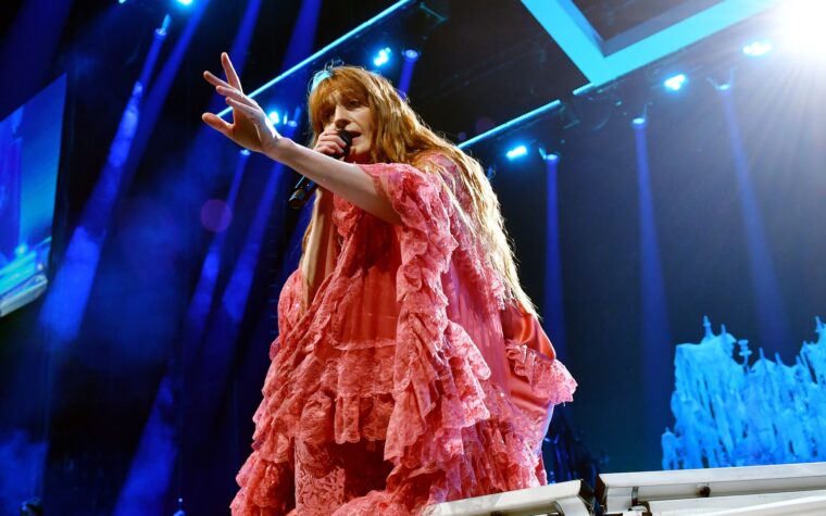 Florence + Le signal de la machine revient dans une nouvelle vidéo teaser