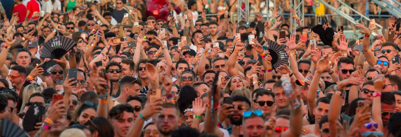 «  Ibiza Final Boss '' révèle l'identité après que Bob Cut devienne une sensation virale