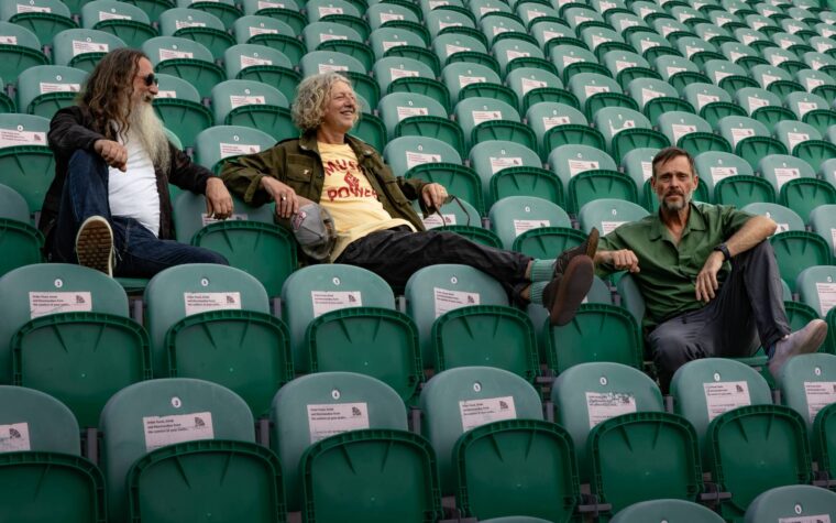 John Power de Cast dit de soutenir Oasis on Reunion Tour «authentifie vraiment notre héritage»