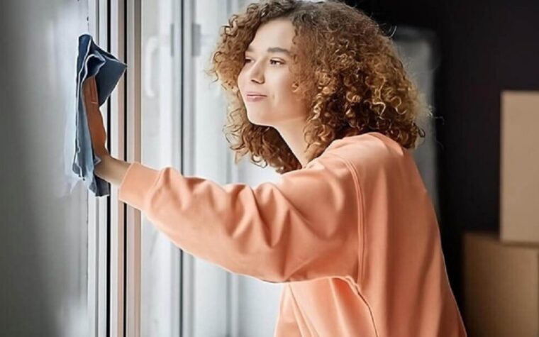 L’astuce infaillible pour des vitres brillantes sans aucun produit