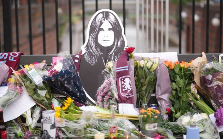 Les fleurs et les hommages Ozzy Osbourne sont préservés et envoyés à sa famille
