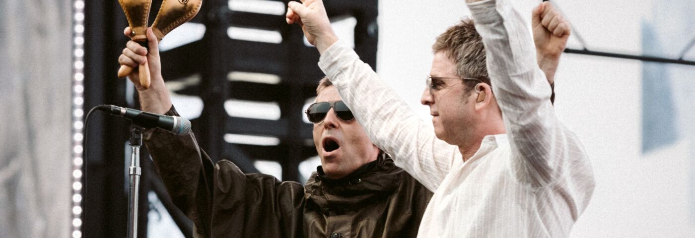 L'interprète de la langue des signes devient viral de Oasis Dublin Gig