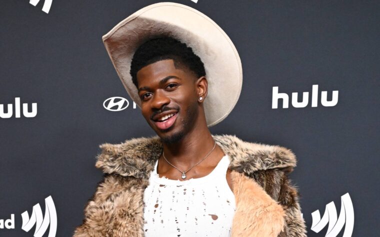 Lil Nas X a hospitalisé pour une éventuelle surdose après avoir accusé des policiers à Los Angeles