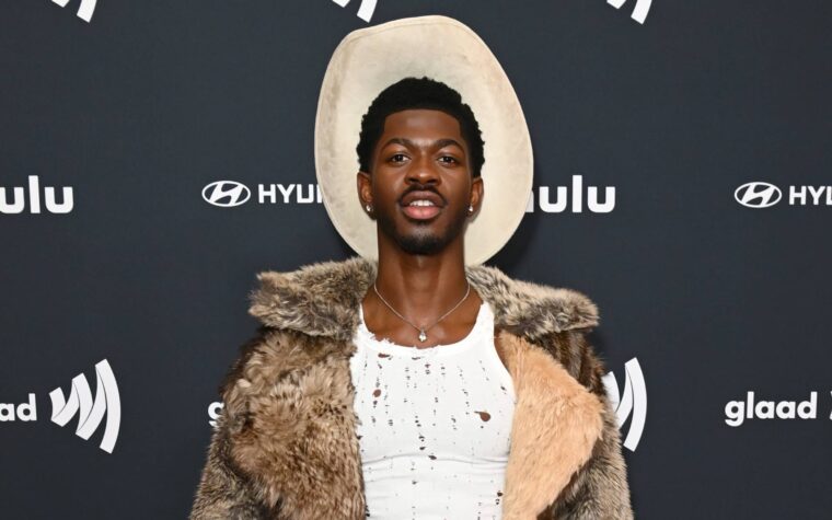 Lil Nas X pour rester en prison ce week-end après l'arrestation et l'hospitalisation