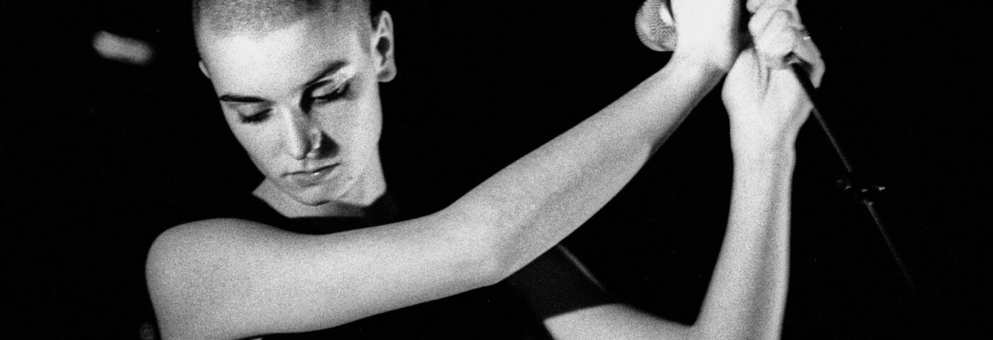 Lorne Michaels aurait invité Sinéad O'Connor à chanter «  Rien se compare 2 u 'sur SNL50 Lorne Michaels aurait invité Sinéad O'Connor à chanter «  Rien se compare 2 u 'sur SNL50
