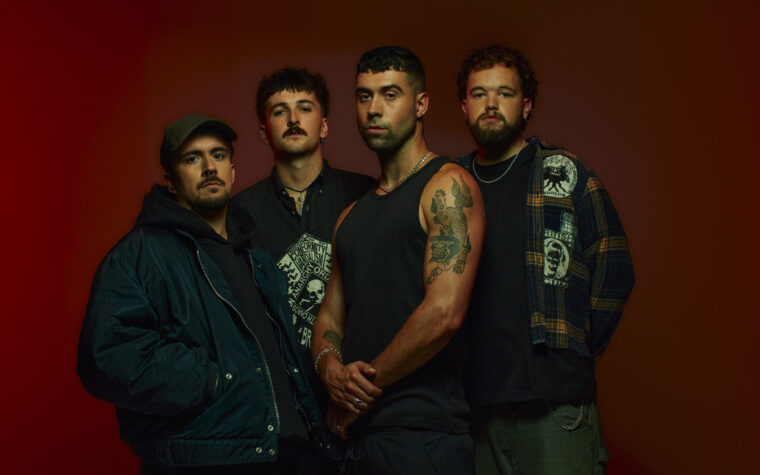 Maruja tape "A Generation inouï et leur désir de changement" sur "Banger incessant" nouveau single "Trenches"