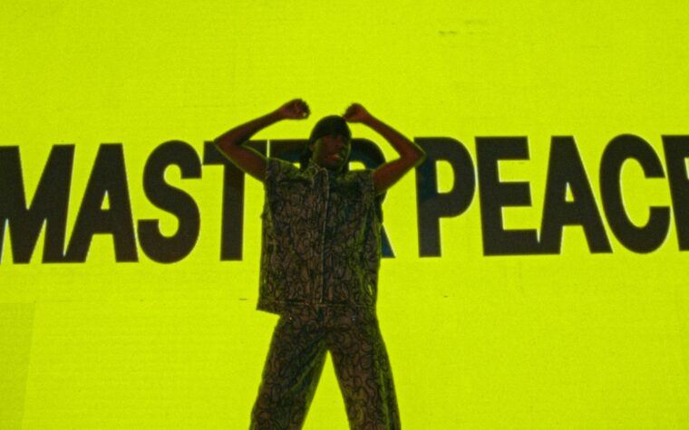 Master Peace partage le single de Dan Carey, Groovy, Master «Shake Me»