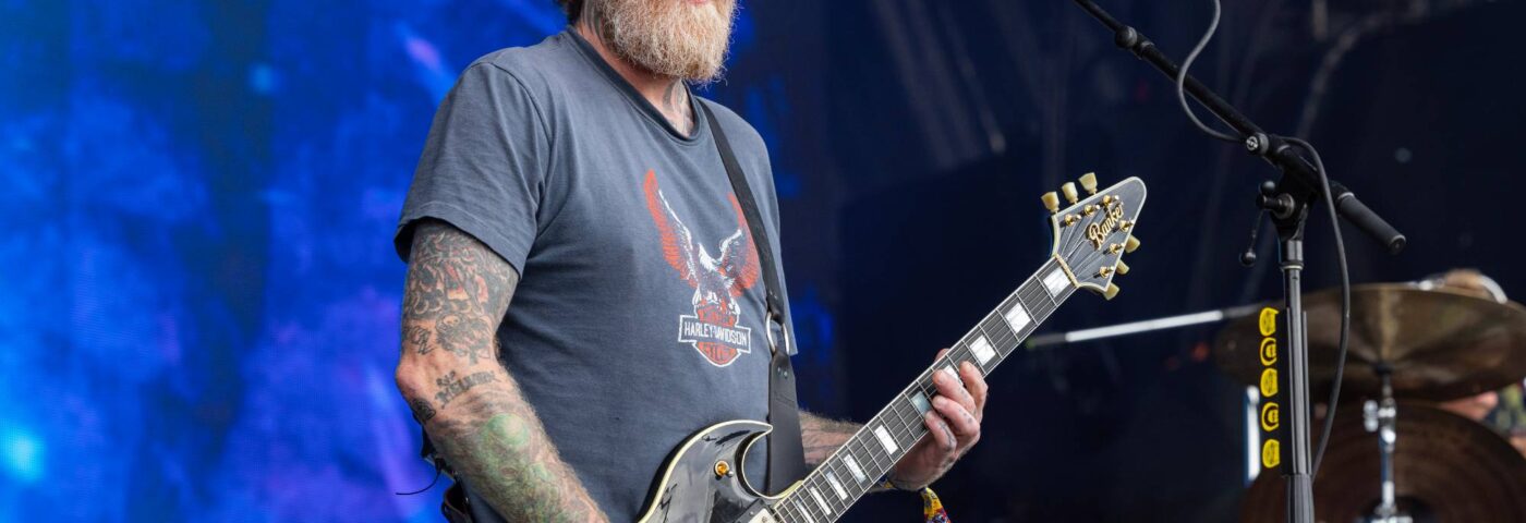 Mastodon a rendu hommage après que l'ancien guitariste Brent Hinds décède dans un accident de moto