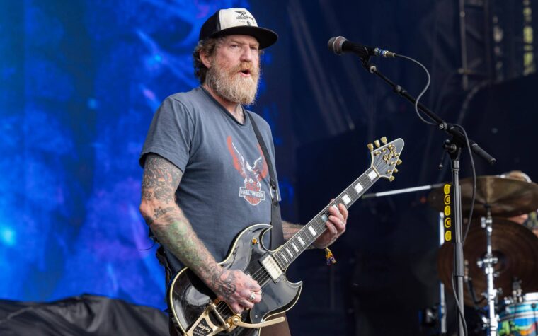 Mastodon a rendu hommage après que l'ancien guitariste Brent Hinds décède dans un accident de moto