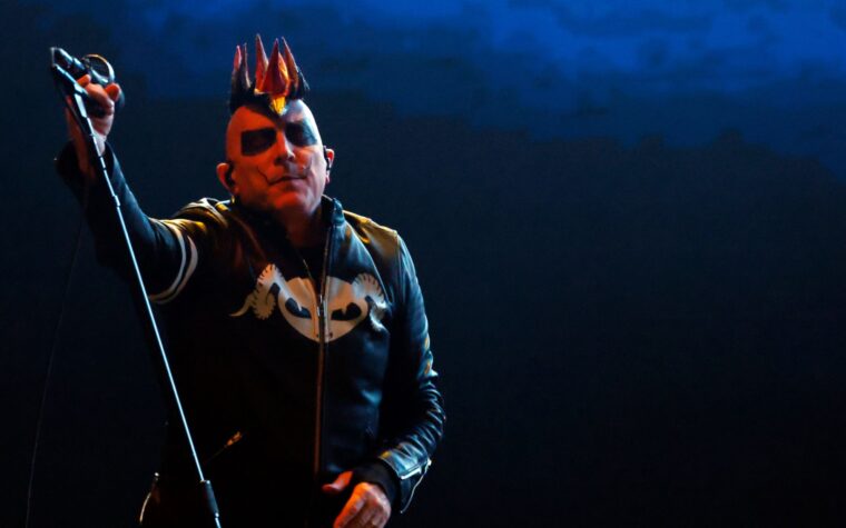 Maynard James Keenan et Adam Jones de l'outil partagent la mise à jour sur de nouveaux documents