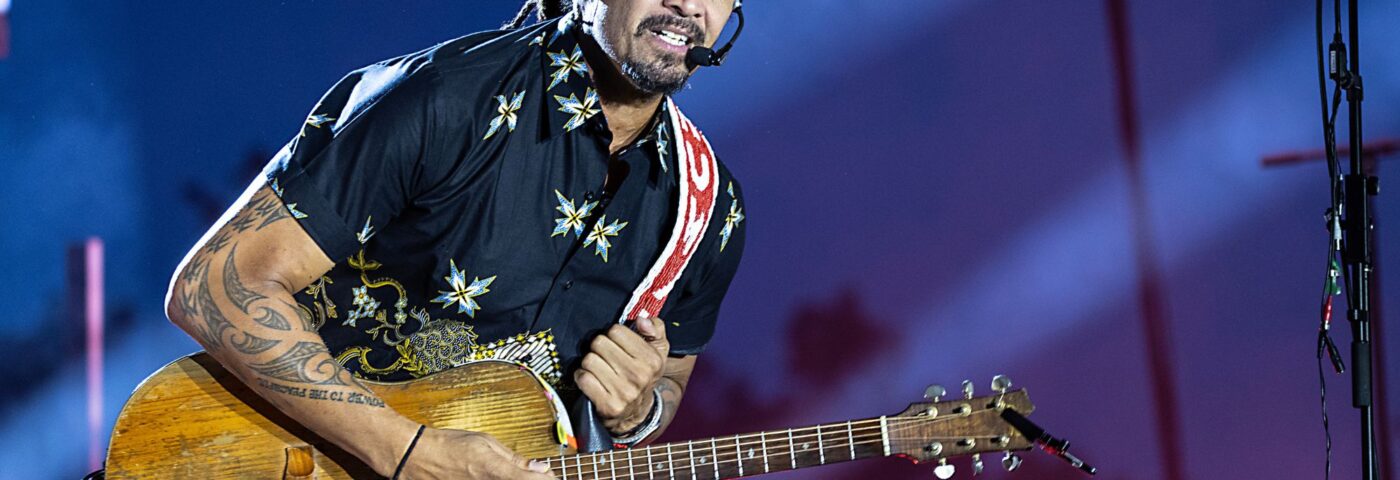 Michael Franti se sépare de la société de gestion au milieu des allégations d'abus sexuels de Victoria Canal