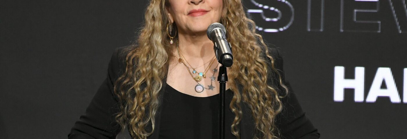 Stevie Nicks reproduit les dates de la tournée après épaule de fracturation