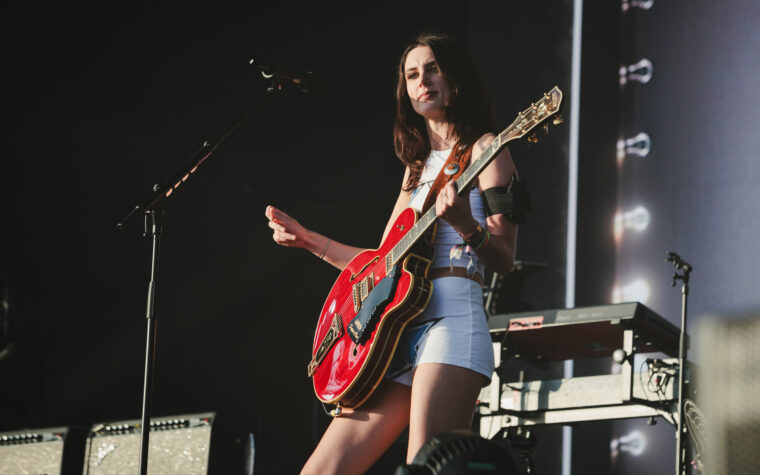 Wolf Alice annonce le concert intime de Londres pour lancer un nouvel album "The Clearing" cette semaine