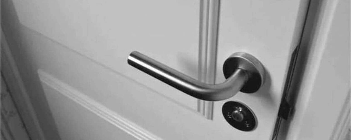 Voici pourquoi vous devriez toujours dormir avec la porte de votre chambre fermée