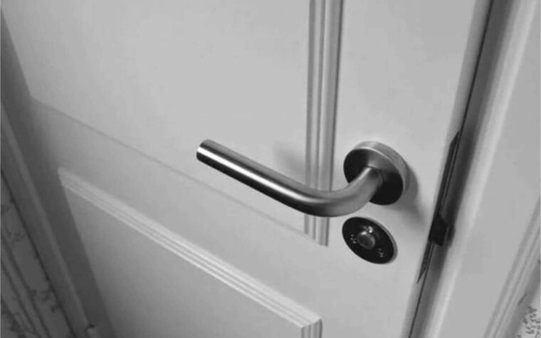 dormir avec la porte de votre chambre fermée
