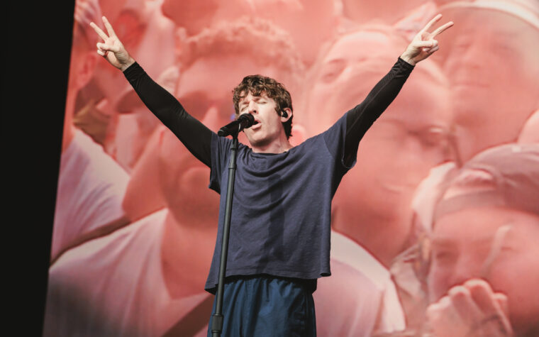 Voici ce que Turnique a joué alors qu'ils ont lancé la tournée en automne en 2025 avec Hayley Williams à Nashville