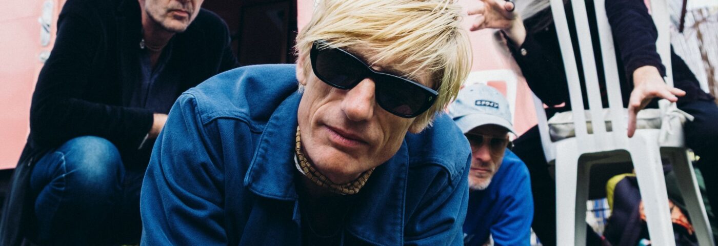 Kula Shaker annonce un nouvel album 'WormyLery' avec un single psychédélique «Good Money» et une tournée britannique 2026