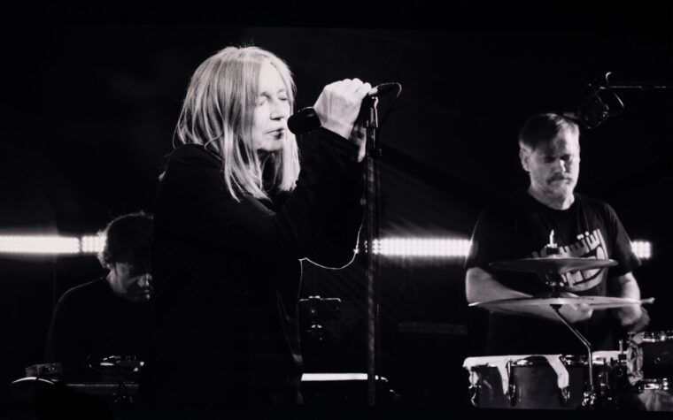 Regardez Portishead se réunir pour effectuer des «routes» pour «ensemble pour la Palestine»