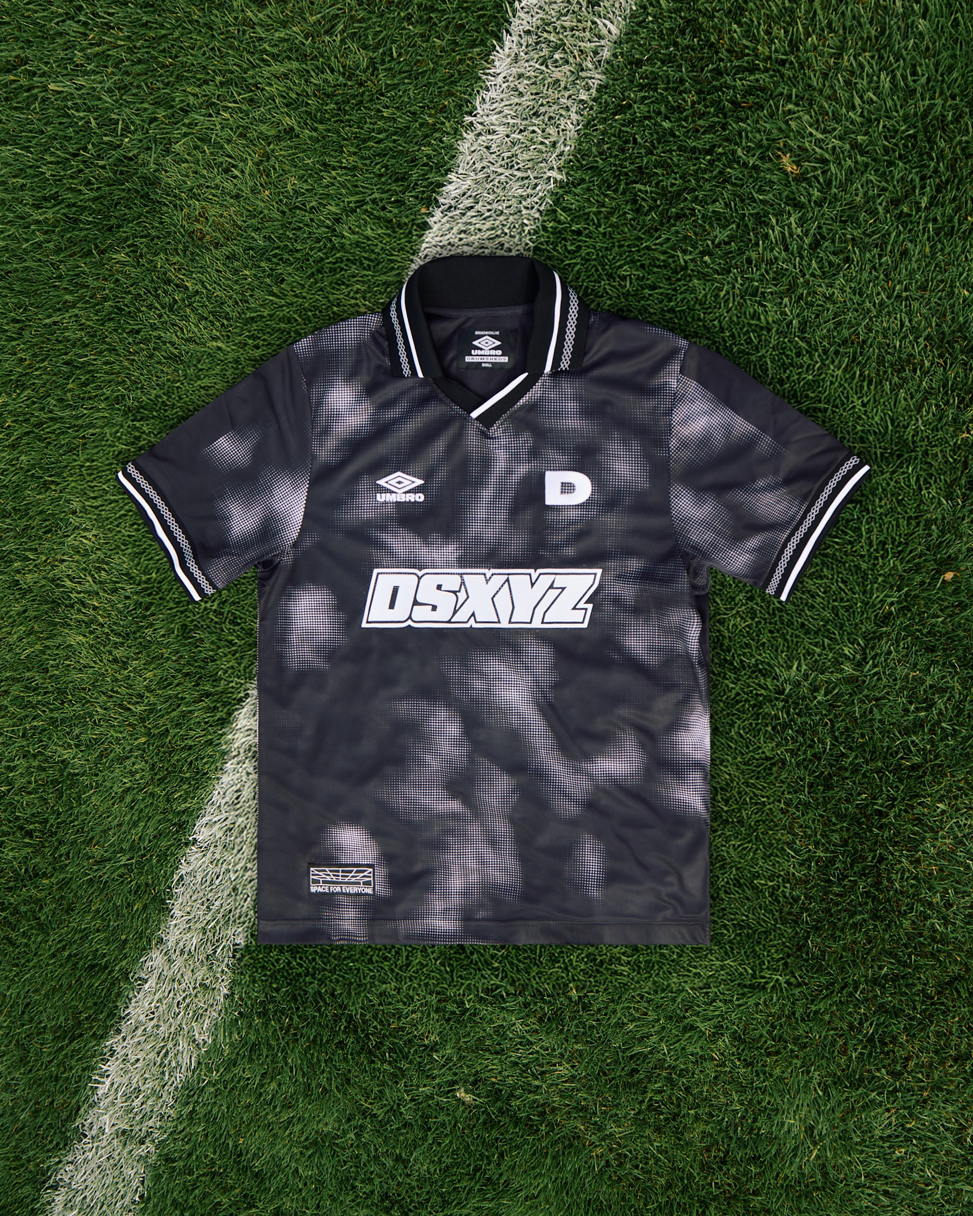 Shirt de football du New Enfield Town FC de Umbro et Drumsheds