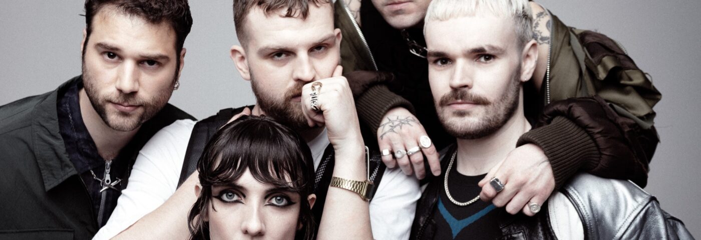 scintillant rave-punk du cœur battant de Glasgow