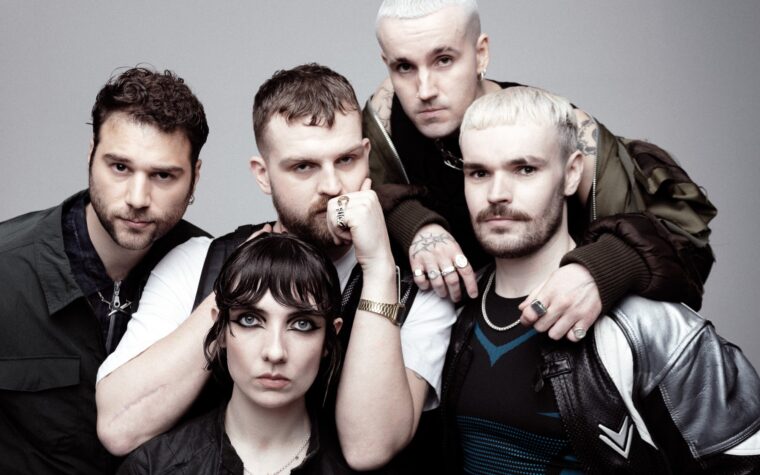 scintillant rave-punk du cœur battant de Glasgow