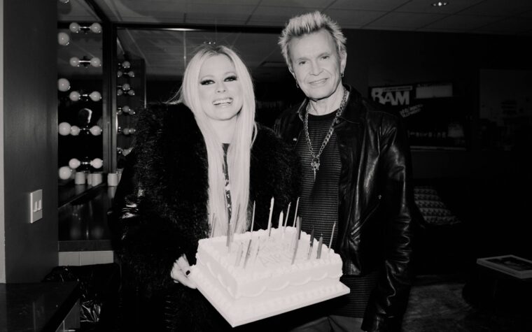 Avril Lavigne célèbre l'anniversaire en jouant «77» avec Billy Idol et en lançant son propre vin