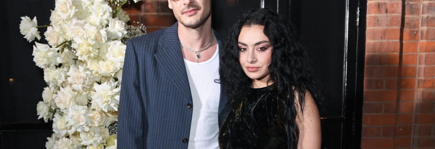 Charli XCX et George Daniel se marient à nouveau au mariage en Sicile étoilé, avec Matty Healy présent