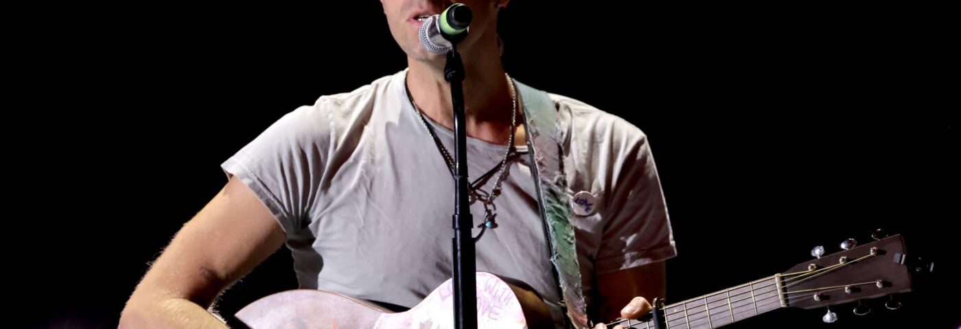 Coldplay demande aux fans de «envoyer l'amour» à la famille de Charlie Kirk au concert de Wembley