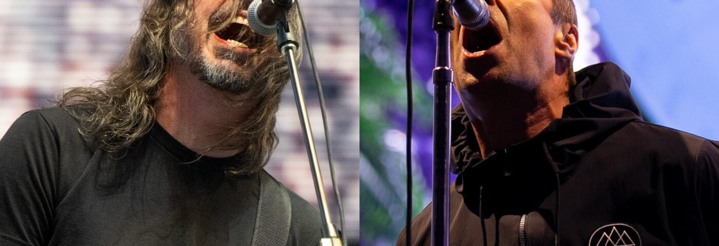 Dave Grohl illustré apparemment en achetant un marchand d'oasis à l'extérieur de LA Gig