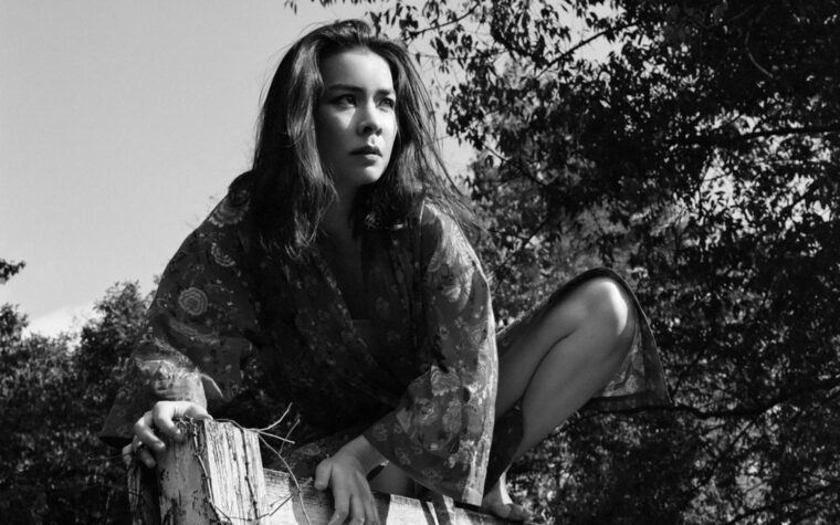 Écoutez Mitski Cover Pete Townshend «  Let My Love ouvrir la porte '' pour la bande originale de «  A Big Bold Beautiful Journey '