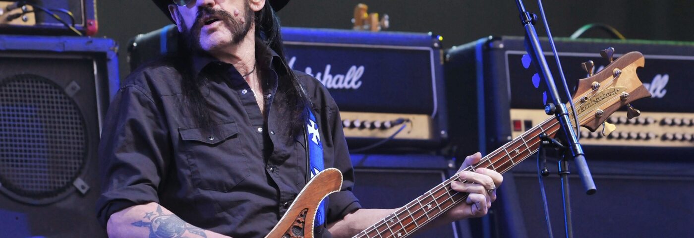 Écoutez la collaboration inédite de Motörhead avec le damné de 2002