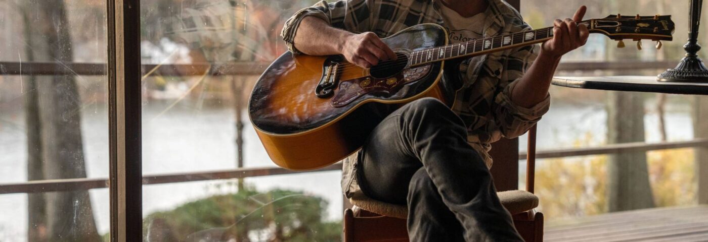 Jeremy Allen White « Superbe » comme Springsteen, dites d'abord «Delive Me From Nowhere»