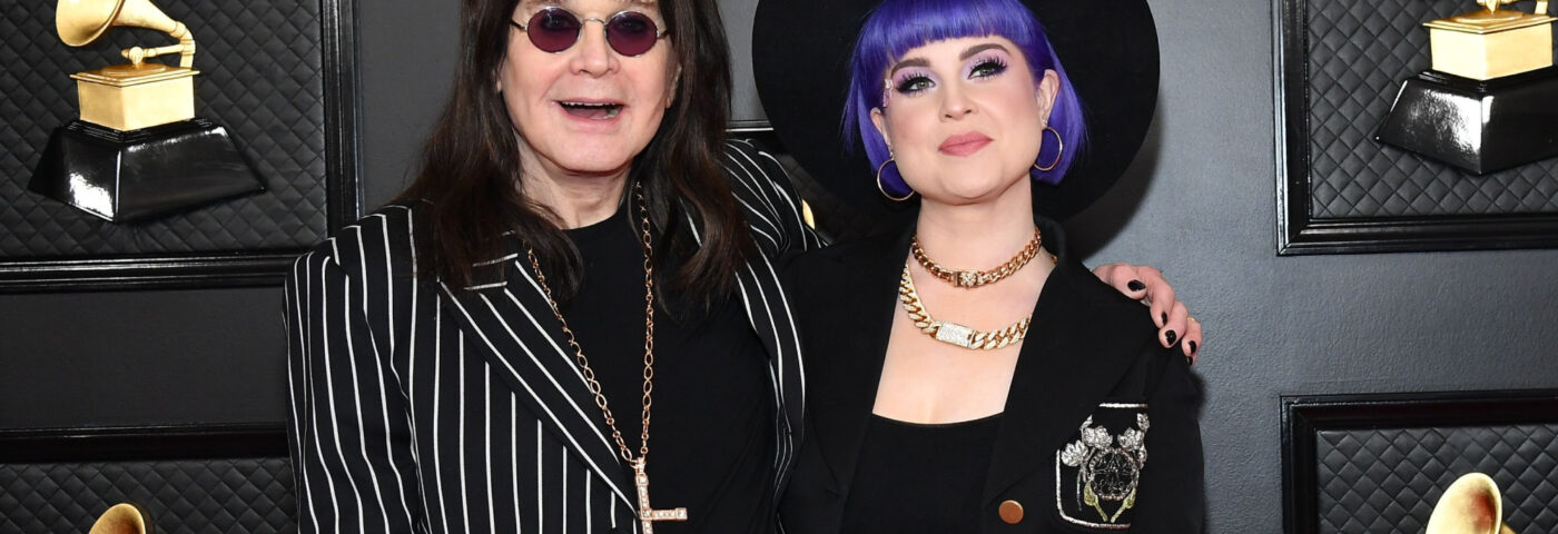 Kelly Osbourne sur la façon dont elle a retrouvé son « sourire à nouveau » tout en faisant face au chagrin du père Ozzy