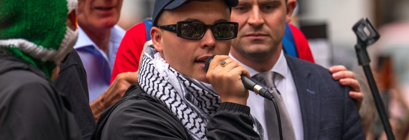 La rotule a frappé à Londres a rencontré la police pour l'ordonnance de l'article 14 pour les partisans à l'extérieur de l'affaire judiciaire après les deux dernières audiences « étaient entièrement pacifiques et une démonstration aimante de solidarité »