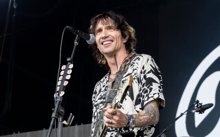 Le 'Justin Hawkins de l'obscurité répond à son frère Dan appelant Yungblud et Aerosmith "Bellends" pour hommage Ozzy Osbourne