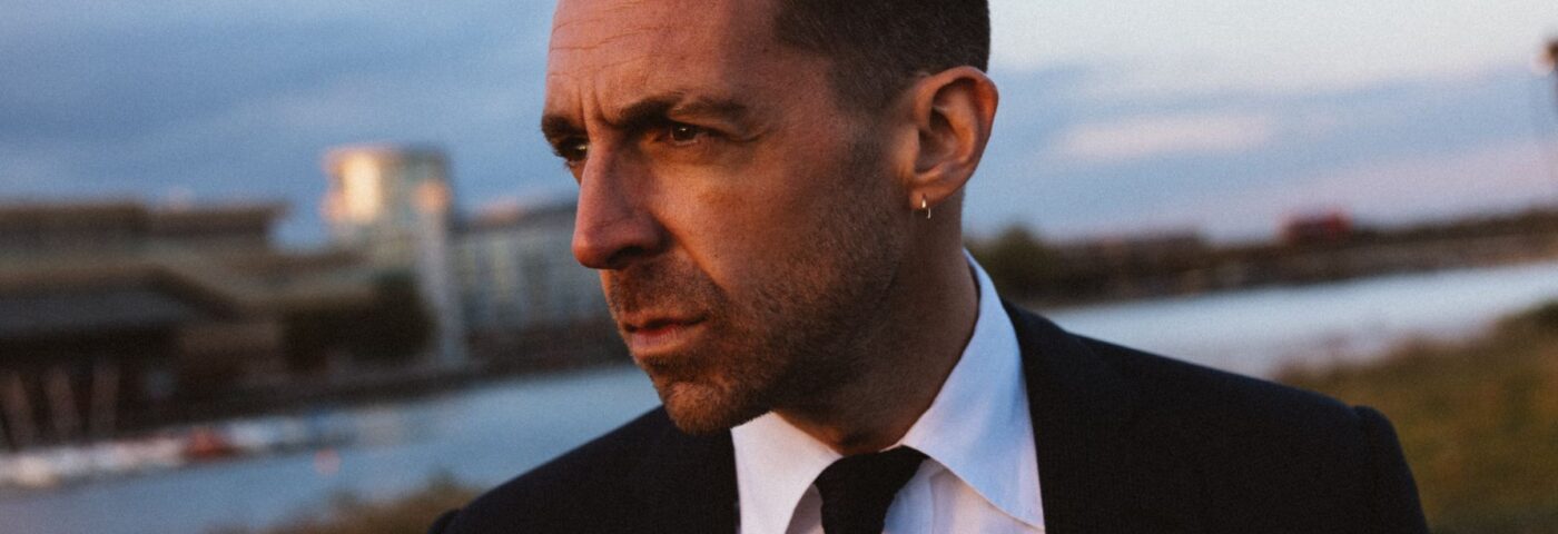 Miles Kane partage le nouveau single « spirituel » 'je prie'