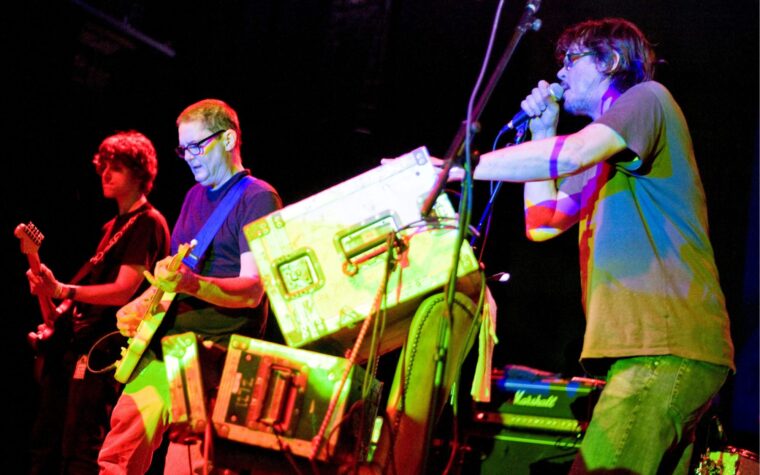 Regardez Butthole Surfers se réunir pour la première performance en huit ans