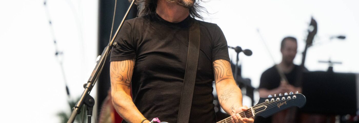Regardez Foo Fighters jouer le premier concert surprise avec leur nouveau batteur