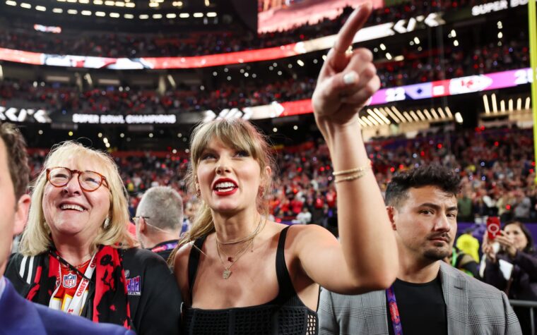 Taylor Swift joue-t-il le spectacle de mi-temps du Super Bowl 2026? "Peut-être", dit le commissaire de la NFL