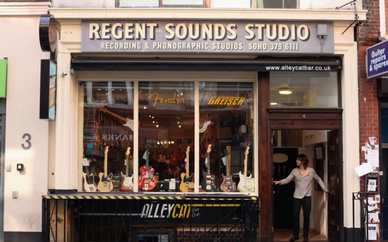 Tin Pan Alley de Londres The Regent Sounds Studio Recording Utilisé par David Bowie, Jimi Hendrix et les Rolling Stones pour rouvrir