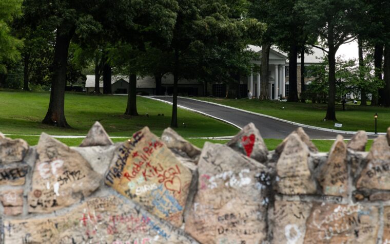 Une femme emprisonnée pour un programme de fraude pour voler Graceland à la famille d'Elvis Presley