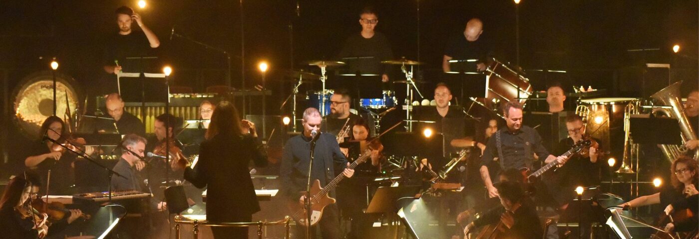 Regardez Sigur Rós jouer 'Ára Bátur' en direct pour la première fois alors qu'ils lancent une résidence orchestrale à Royal Albert Hall