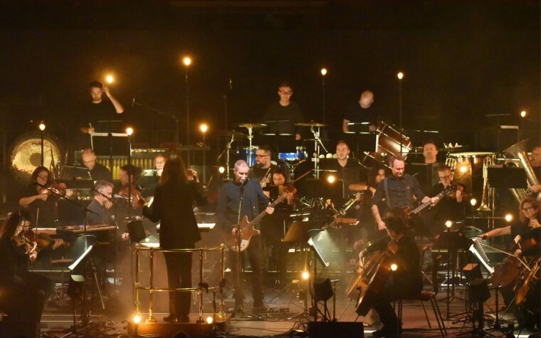 Regardez Sigur Rós jouer 'Ára Bátur' en direct pour la première fois alors qu'ils lancent une résidence orchestrale à Royal Albert Hall
