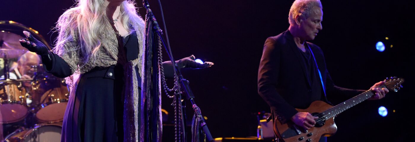 Stevie Nicks souhaite à Lindsey Buckingham un joyeux anniversaire: « Love's Ya! »