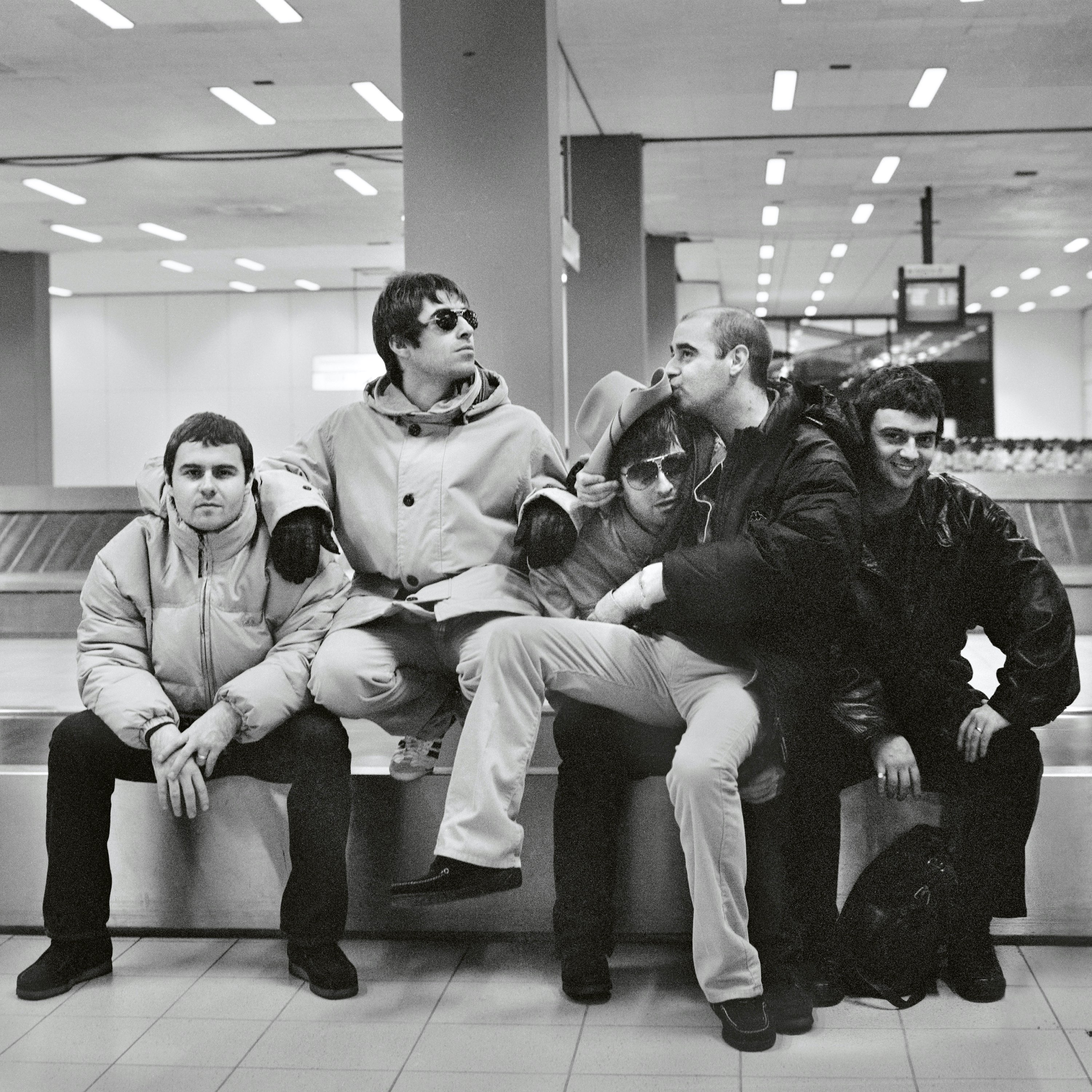 Oasis. 25 novembre 1997, aéroport Schiphol d'Amsterdam, Pays-Bas 