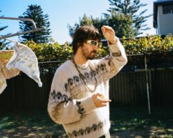 L'inertie lyrique enlise la méditation psych-rave de Kevin Parker sur l'âge adulte