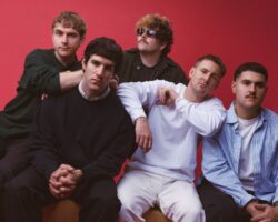 Les punks de Los Angeles atteignent de nouveaux sommets avec un deuxième album ambitieux